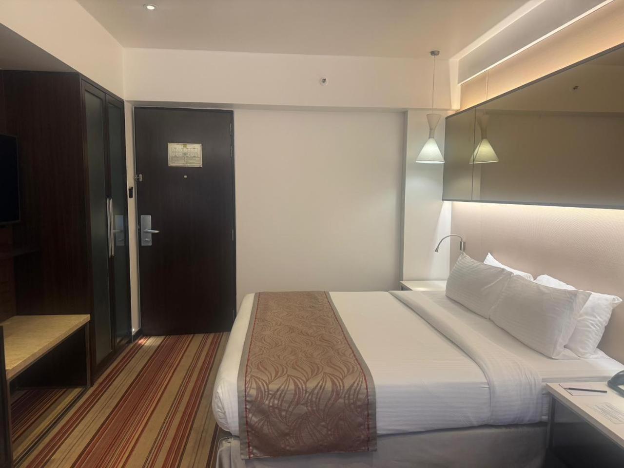 The Sahil Hotel Bombay Eksteriør billede