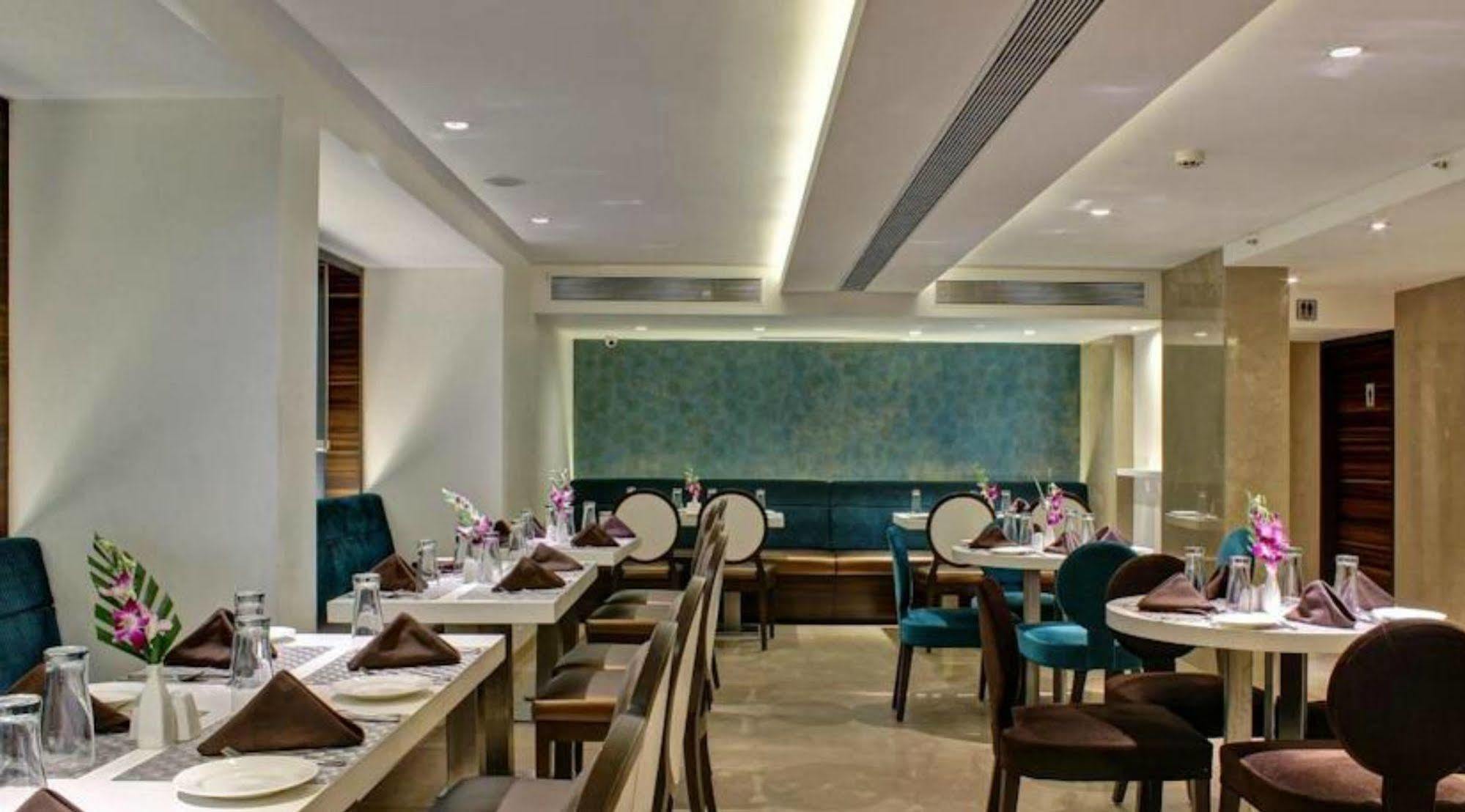 The Sahil Hotel Bombay Eksteriør billede